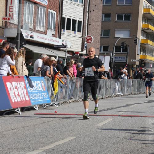 15.09.2024 - PSD Bank Halbmarathon Michael Strokosch http://msf.ph/oto/7071685 15.09.2024 12:10:39 Ziel 1932, 2059, 2107, 3077, 3147, 3506 meine-sportfotos.de