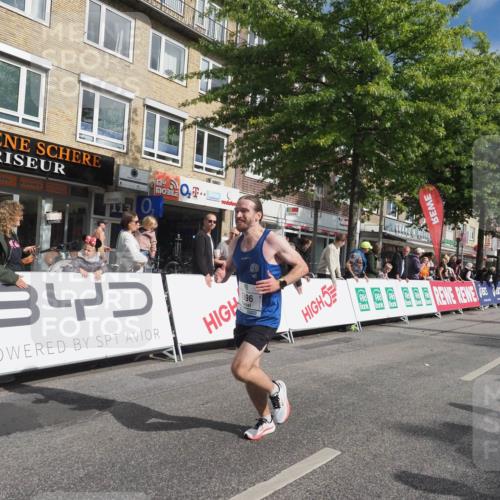 15.09.2024 - PSD Bank Halbmarathon Miley Keyser http://msf.ph/oto/7071700 15.09.2024 11:25:29 Ziel 709, 882, 888, 1069, 1096 meine-sportfotos.de