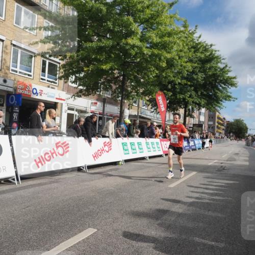 15.09.2024 - PSD Bank Halbmarathon Miley Keyser http://msf.ph/oto/7071723 15.09.2024 11:25:38 Ziel 882, 888, 1069, 2616 meine-sportfotos.de