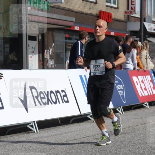 15.09.2024 - PSD Bank Halbmarathon Michael Strokosch http://msf.ph/oto/7071731 15.09.2024 12:10:41 Ziel 1932, 1999, 2059, 2107, 3077, 3147 meine-sportfotos.de