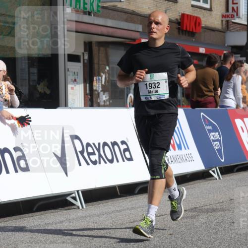 15.09.2024 - PSD Bank Halbmarathon Michael Strokosch http://msf.ph/oto/7071735 15.09.2024 12:10:41 Ziel 1932, 1999, 2059, 2107, 3077, 3147 meine-sportfotos.de