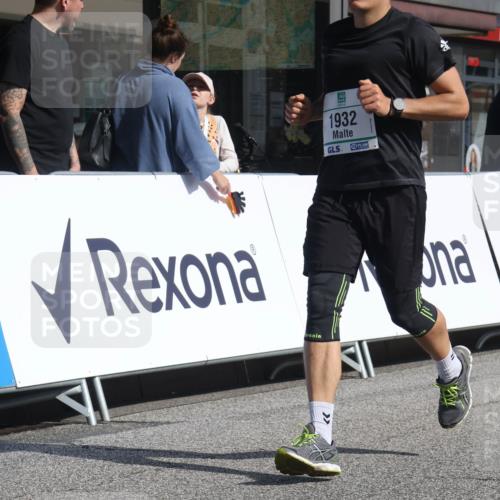 15.09.2024 - PSD Bank Halbmarathon Michael Strokosch http://msf.ph/oto/7071744 15.09.2024 12:10:42 Ziel 1932, 1999, 2059, 2107 meine-sportfotos.de