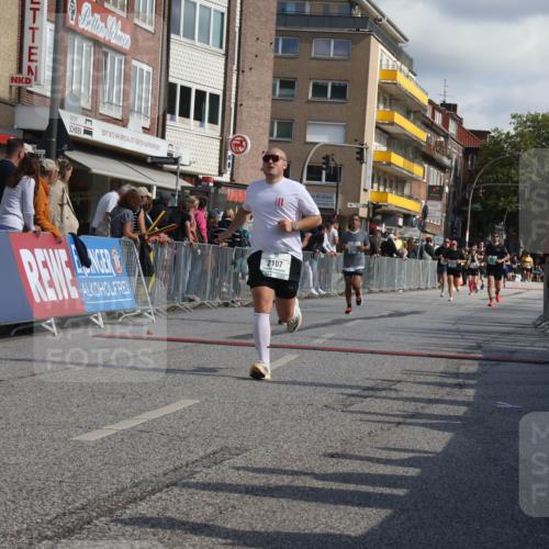 15.09.2024 - PSD Bank Halbmarathon Michael Strokosch http://msf.ph/oto/7071749 15.09.2024 12:10:45 Ziel 1932, 1999, 2059, 2107, 2268 meine-sportfotos.de