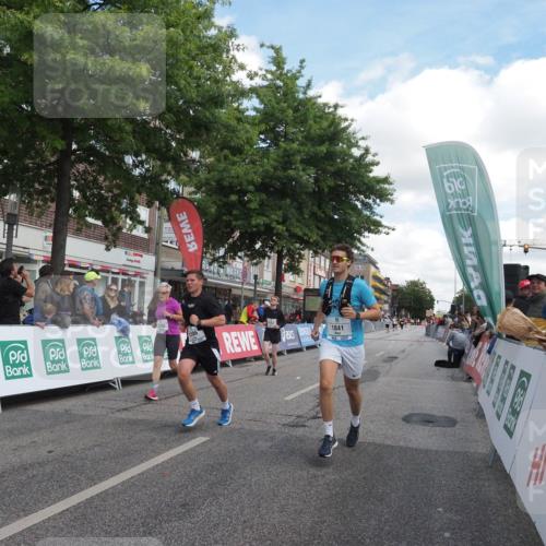 15.09.2024 - PSD Bank Halbmarathon Miley Keyser http://msf.ph/oto/7071823 15.09.2024 12:25:40 Ziel 1153, 1841, 2239, 2250, 2386, 2442, 3283 meine-sportfotos.de