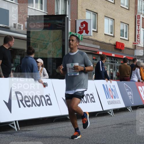 15.09.2024 - PSD Bank Halbmarathon Michael Strokosch http://msf.ph/oto/7071837 15.09.2024 12:10:52 Ziel 776, 1861, 1932, 1999, 2107, 2268, 2455, 2940, 3520 meine-sportfotos.de