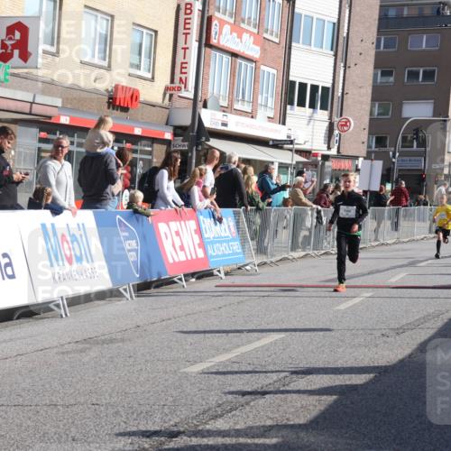 15.09.2024 - PSD Bank Halbmarathon Michael Strokosch http://msf.ph/oto/7071839 15.09.2024 10:28:43 Ziel 26, 130, 140, 162, 205, 235, 273, 305 meine-sportfotos.de