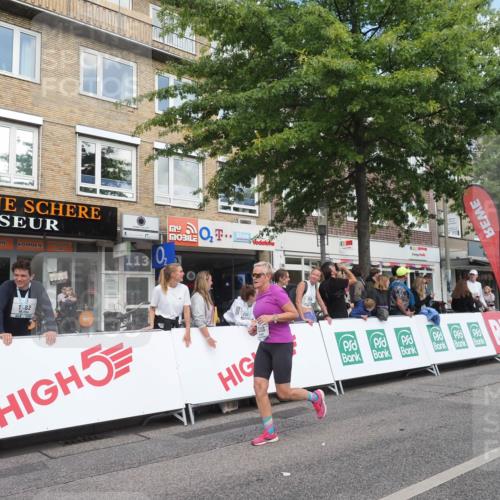 15.09.2024 - PSD Bank Halbmarathon Miley Keyser http://msf.ph/oto/7071861 15.09.2024 12:25:41 Ziel 1153, 1841, 2239, 2250, 2386, 2442, 3283 meine-sportfotos.de