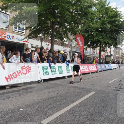 15.09.2024 - PSD Bank Halbmarathon Miley Keyser http://msf.ph/oto/7071897 15.09.2024 12:25:56 Ziel 1153, 3239, 3286 meine-sportfotos.de