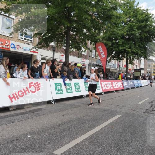 15.09.2024 - PSD Bank Halbmarathon Miley Keyser http://msf.ph/oto/7071901 15.09.2024 12:25:56 Ziel 1153, 3239, 3286 meine-sportfotos.de