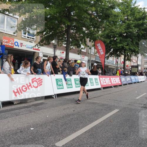 15.09.2024 - PSD Bank Halbmarathon Miley Keyser http://msf.ph/oto/7071909 15.09.2024 12:25:56 Ziel 1153, 3239, 3286 meine-sportfotos.de