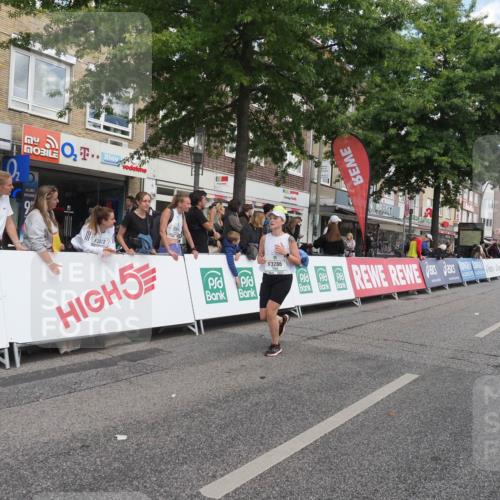 15.09.2024 - PSD Bank Halbmarathon Miley Keyser http://msf.ph/oto/7071913 15.09.2024 12:25:56 Ziel 1153, 3239, 3286 meine-sportfotos.de