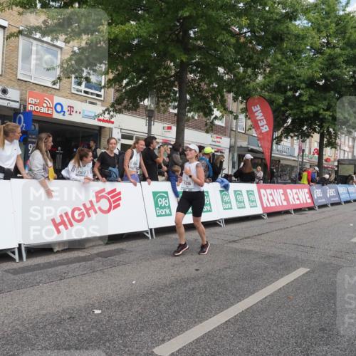 15.09.2024 - PSD Bank Halbmarathon Miley Keyser http://msf.ph/oto/7071919 15.09.2024 12:25:56 Ziel 1153, 3239, 3286 meine-sportfotos.de