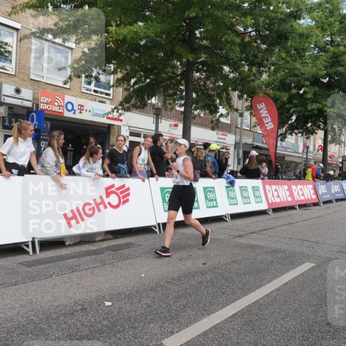 15.09.2024 - PSD Bank Halbmarathon Miley Keyser http://msf.ph/oto/7071925 15.09.2024 12:25:56 Ziel 1153, 3239, 3286 meine-sportfotos.de