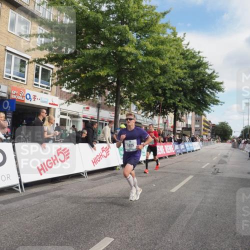 15.09.2024 - PSD Bank Halbmarathon Miley Keyser http://msf.ph/oto/7071960 15.09.2024 11:26:05 Ziel 670, 671, 723, 1025 meine-sportfotos.de