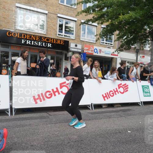 15.09.2024 - PSD Bank Halbmarathon Miley Keyser http://msf.ph/oto/7072018 15.09.2024 12:26:06 Ziel 3156, 3157, 3226, 3239, 3281, 3286, 3413 meine-sportfotos.de