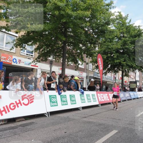 15.09.2024 - PSD Bank Halbmarathon Miley Keyser http://msf.ph/oto/7072023 15.09.2024 12:26:10 Ziel 3156, 3157, 3226, 3239, 3281, 3342, 3413 meine-sportfotos.de