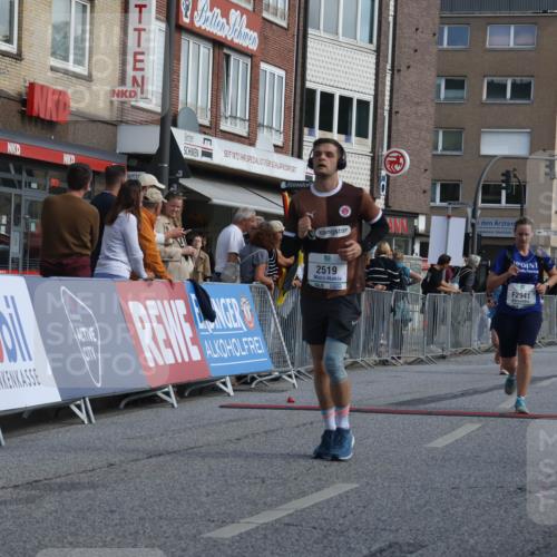 15.09.2024 - PSD Bank Halbmarathon Michael Strokosch http://msf.ph/oto/7072026 15.09.2024 12:11:05 Ziel 776, 1861, 2218, 2455, 2519, 2940, 2941, 3520, 3530 meine-sportfotos.de