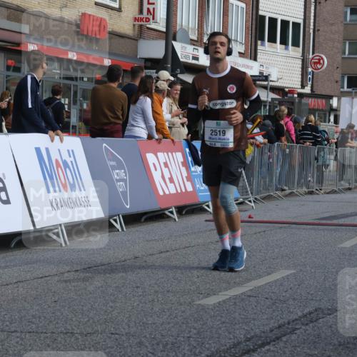 15.09.2024 - PSD Bank Halbmarathon Michael Strokosch http://msf.ph/oto/7072037 15.09.2024 12:11:06 Ziel 776, 1861, 2218, 2455, 2519, 2940, 2941, 3520, 3530 meine-sportfotos.de