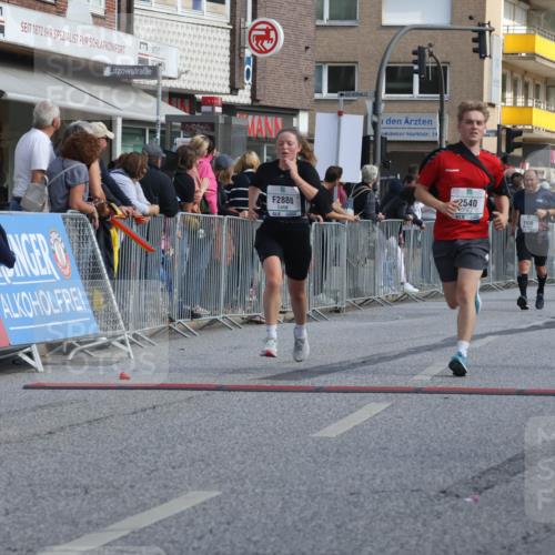 15.09.2024 - PSD Bank Halbmarathon Michael Strokosch http://msf.ph/oto/7072151 15.09.2024 12:11:16 Ziel 1242, 1930, 2519, 2540, 2888, 2941, 3530 meine-sportfotos.de