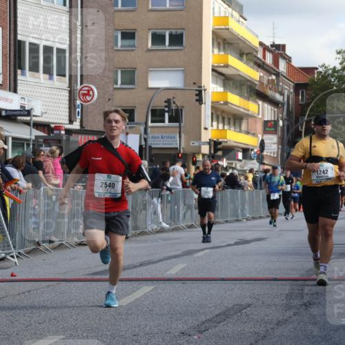 15.09.2024 - PSD Bank Halbmarathon Michael Strokosch http://msf.ph/oto/7072179 15.09.2024 12:11:17 Ziel 1242, 1930, 2519, 2540, 2888, 2941, 3530 meine-sportfotos.de