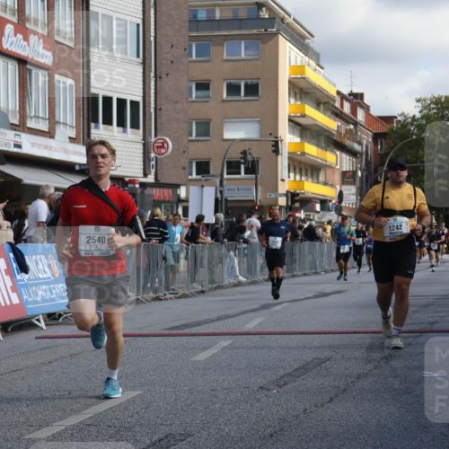 15.09.2024 - PSD Bank Halbmarathon Michael Strokosch http://msf.ph/oto/7072189 15.09.2024 12:11:18 Ziel 1242, 1930, 2540, 2888, 2941, 3530 meine-sportfotos.de