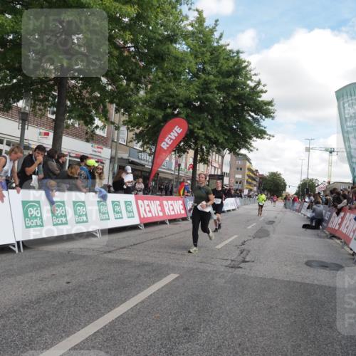 15.09.2024 - PSD Bank Halbmarathon Miley Keyser http://msf.ph/oto/7072201 15.09.2024 12:26:31 Ziel 2183, 2186, 3086, 3237, 3342, 3489 meine-sportfotos.de