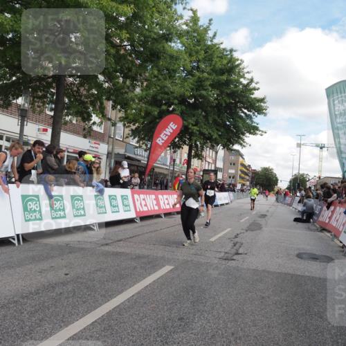 15.09.2024 - PSD Bank Halbmarathon Miley Keyser http://msf.ph/oto/7072205 15.09.2024 12:26:31 Ziel 2183, 2186, 3086, 3237, 3342, 3489 meine-sportfotos.de