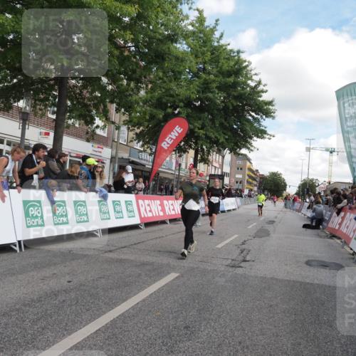 15.09.2024 - PSD Bank Halbmarathon Miley Keyser http://msf.ph/oto/7072209 15.09.2024 12:26:32 Ziel 2183, 2186, 3086, 3237, 3489 meine-sportfotos.de