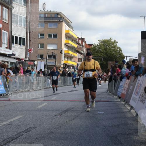 15.09.2024 - PSD Bank Halbmarathon Michael Strokosch http://msf.ph/oto/7072210 15.09.2024 12:11:19 Ziel 1242, 1930, 2540, 2888, 2941, 3530 meine-sportfotos.de