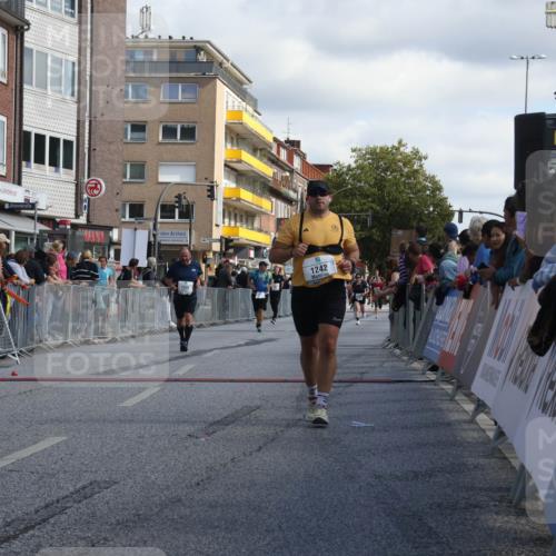 15.09.2024 - PSD Bank Halbmarathon Michael Strokosch http://msf.ph/oto/7072217 15.09.2024 12:11:19 Ziel 1242, 1930, 2540, 2888, 2941, 3530 meine-sportfotos.de