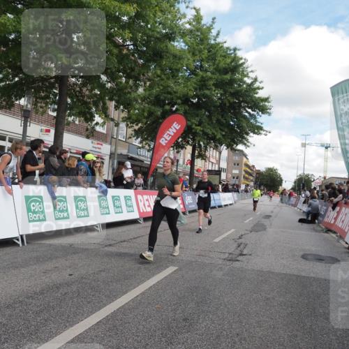 15.09.2024 - PSD Bank Halbmarathon Miley Keyser http://msf.ph/oto/7072219 15.09.2024 12:26:32 Ziel 2183, 2186, 3086, 3237, 3489 meine-sportfotos.de