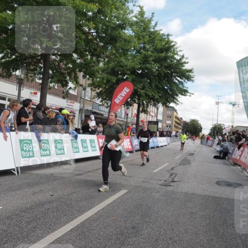 15.09.2024 - PSD Bank Halbmarathon Miley Keyser http://msf.ph/oto/7072222 15.09.2024 12:26:32 Ziel 2183, 2186, 3086, 3237, 3489 meine-sportfotos.de