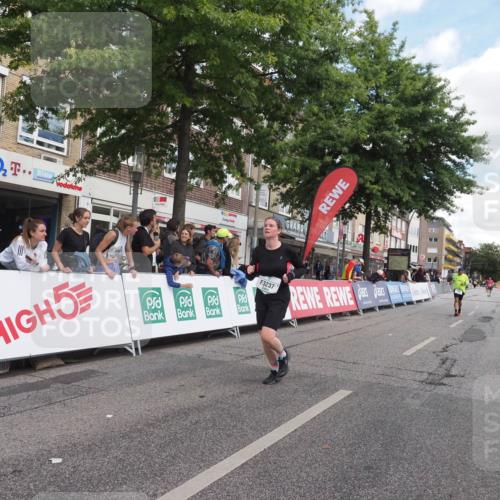 15.09.2024 - PSD Bank Halbmarathon Miley Keyser http://msf.ph/oto/7072238 15.09.2024 12:26:34 Ziel 2183, 2186, 2252, 3237, 3489 meine-sportfotos.de