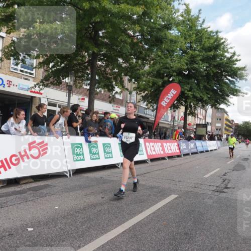 15.09.2024 - PSD Bank Halbmarathon Miley Keyser http://msf.ph/oto/7072243 15.09.2024 12:26:34 Ziel 2183, 2186, 2252, 3237, 3489 meine-sportfotos.de