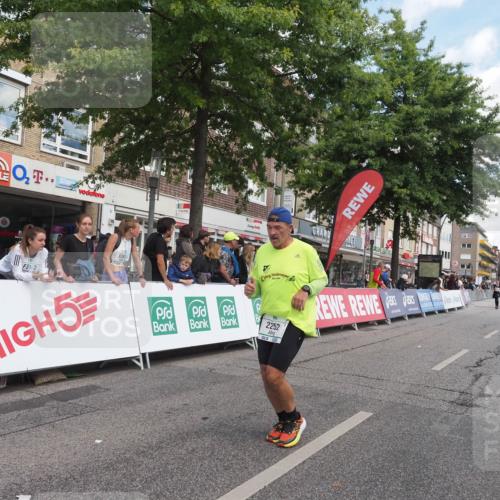 15.09.2024 - PSD Bank Halbmarathon Miley Keyser http://msf.ph/oto/7072278 15.09.2024 12:26:40 Ziel 2009, 2252, 3237, 3374, 3489 meine-sportfotos.de