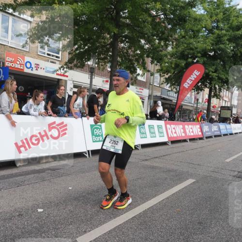 15.09.2024 - PSD Bank Halbmarathon Miley Keyser http://msf.ph/oto/7072290 15.09.2024 12:26:40 Ziel 2009, 2252, 3237, 3374, 3489 meine-sportfotos.de