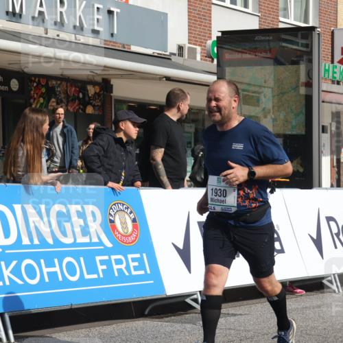 15.09.2024 - PSD Bank Halbmarathon Michael Strokosch http://msf.ph/oto/7072316 15.09.2024 12:11:26 Ziel 1242, 1930, 2005, 2193, 2220, 2540, 2888, 3209 meine-sportfotos.de