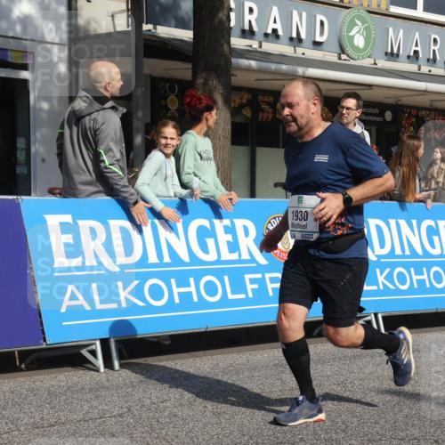 15.09.2024 - PSD Bank Halbmarathon Michael Strokosch http://msf.ph/oto/7072330 15.09.2024 12:11:27 Ziel 1242, 1930, 2005, 2193, 2220, 2540, 2888, 3209 meine-sportfotos.de