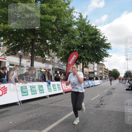 15.09.2024 - PSD Bank Halbmarathon Miley Keyser http://msf.ph/oto/7072404 15.09.2024 12:26:52 Ziel 2009, 2252, 3128, 3374 meine-sportfotos.de