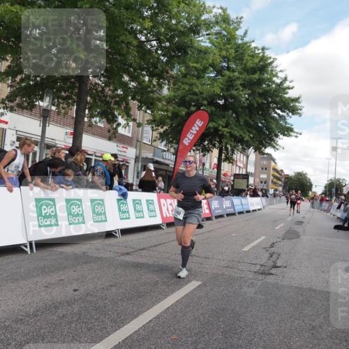 15.09.2024 - PSD Bank Halbmarathon Miley Keyser http://msf.ph/oto/7072424 15.09.2024 12:27:00 Ziel 2009, 2113, 3128, 3249, 3374, 3490 meine-sportfotos.de