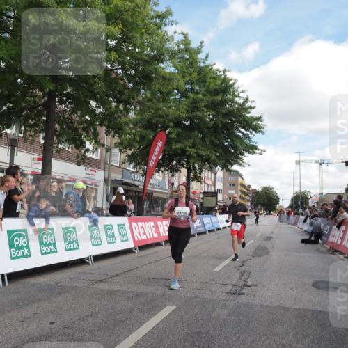 15.09.2024 - PSD Bank Halbmarathon Miley Keyser http://msf.ph/oto/7072480 15.09.2024 12:27:05 Ziel 2113, 2812, 3249, 3490 meine-sportfotos.de