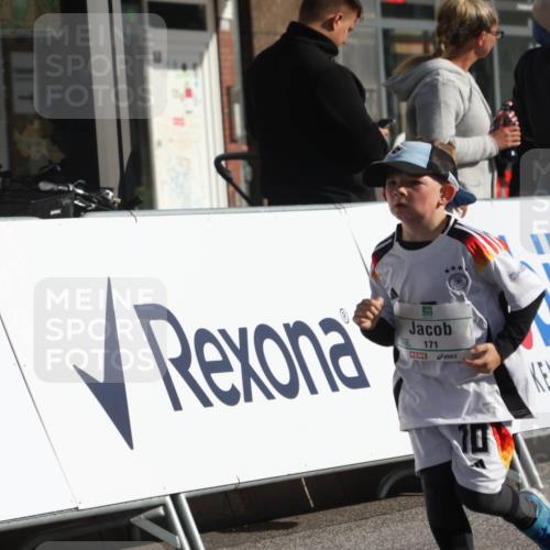 15.09.2024 - PSD Bank Halbmarathon Michael Strokosch http://msf.ph/oto/7072535 15.09.2024 10:29:45 Ziel 3, 15, 60, 63, 74, 112, 127, 164, 168, 171, 185, 218, 225, 246, 264, 286 meine-sportfotos.de