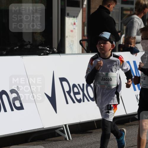 15.09.2024 - PSD Bank Halbmarathon Michael Strokosch http://msf.ph/oto/7072539 15.09.2024 10:29:45 Ziel 3, 15, 60, 63, 74, 112, 127, 164, 168, 171, 185, 218, 225, 246, 264, 286 meine-sportfotos.de