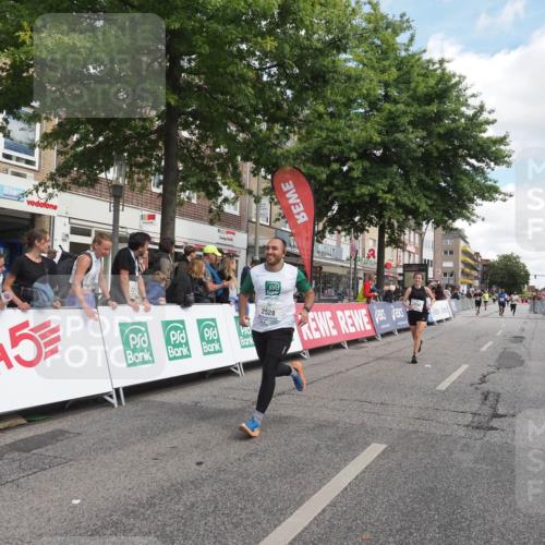 15.09.2024 - PSD Bank Halbmarathon Miley Keyser http://msf.ph/oto/7072594 15.09.2024 12:27:29 Ziel 2114, 2528, 3288 meine-sportfotos.de