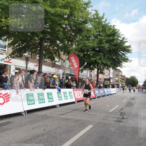 15.09.2024 - PSD Bank Halbmarathon Miley Keyser http://msf.ph/oto/7072610 15.09.2024 12:27:30 Ziel 2114, 2528, 3288 meine-sportfotos.de