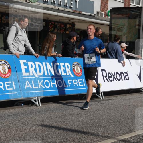 15.09.2024 - PSD Bank Halbmarathon Michael Strokosch http://msf.ph/oto/7072650 15.09.2024 12:11:50 Ziel 1634, 1856, 2001, 2013, 2065, 2120, 2197, 2405, 2406, 2575, 2782, 2809, 2810, 3531 meine-sportfotos.de