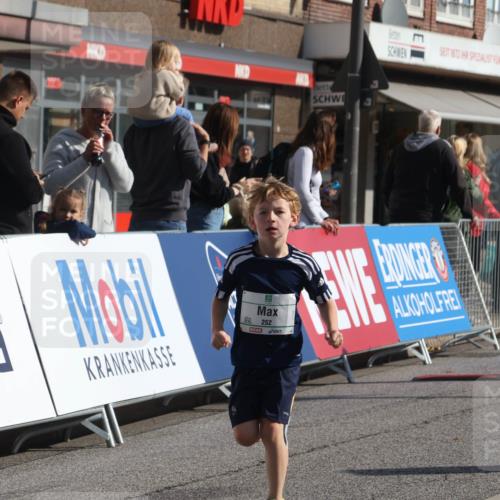 15.09.2024 - PSD Bank Halbmarathon Michael Strokosch http://msf.ph/oto/7072687 15.09.2024 10:29:59 Ziel 3, 32, 63, 97, 127, 129, 156, 218, 252, 264, 281, 286, 289, 306 meine-sportfotos.de