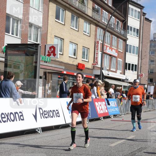 15.09.2024 - PSD Bank Halbmarathon Michael Strokosch http://msf.ph/oto/7072709 15.09.2024 12:11:56 Ziel 1856, 2001, 2013, 2065, 2120, 2197, 2227, 2575, 2809, 2810, 3531 meine-sportfotos.de