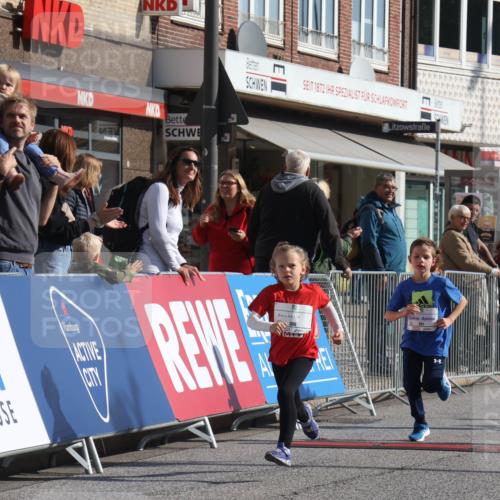 15.09.2024 - PSD Bank Halbmarathon Michael Strokosch http://msf.ph/oto/7072741 15.09.2024 10:30:04 Ziel 32, 97, 127, 129, 156, 252, 264, 281, 289, 306 meine-sportfotos.de