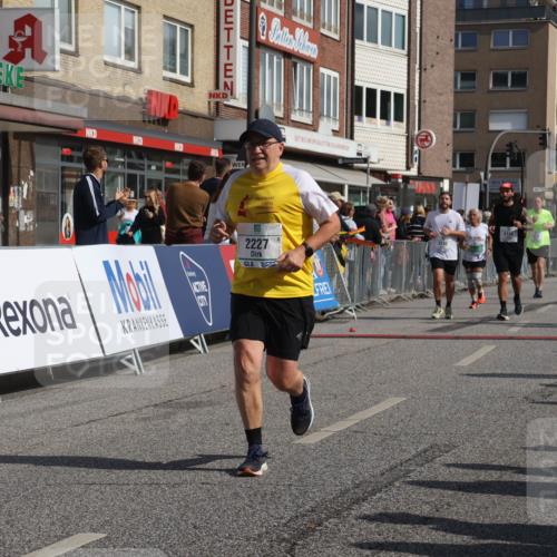 15.09.2024 - PSD Bank Halbmarathon Michael Strokosch http://msf.ph/oto/7072772 15.09.2024 12:12:03 Ziel 986, 1610, 2001, 2013, 2065, 2120, 2139, 2140, 2202, 2227, 3009, 3531 meine-sportfotos.de